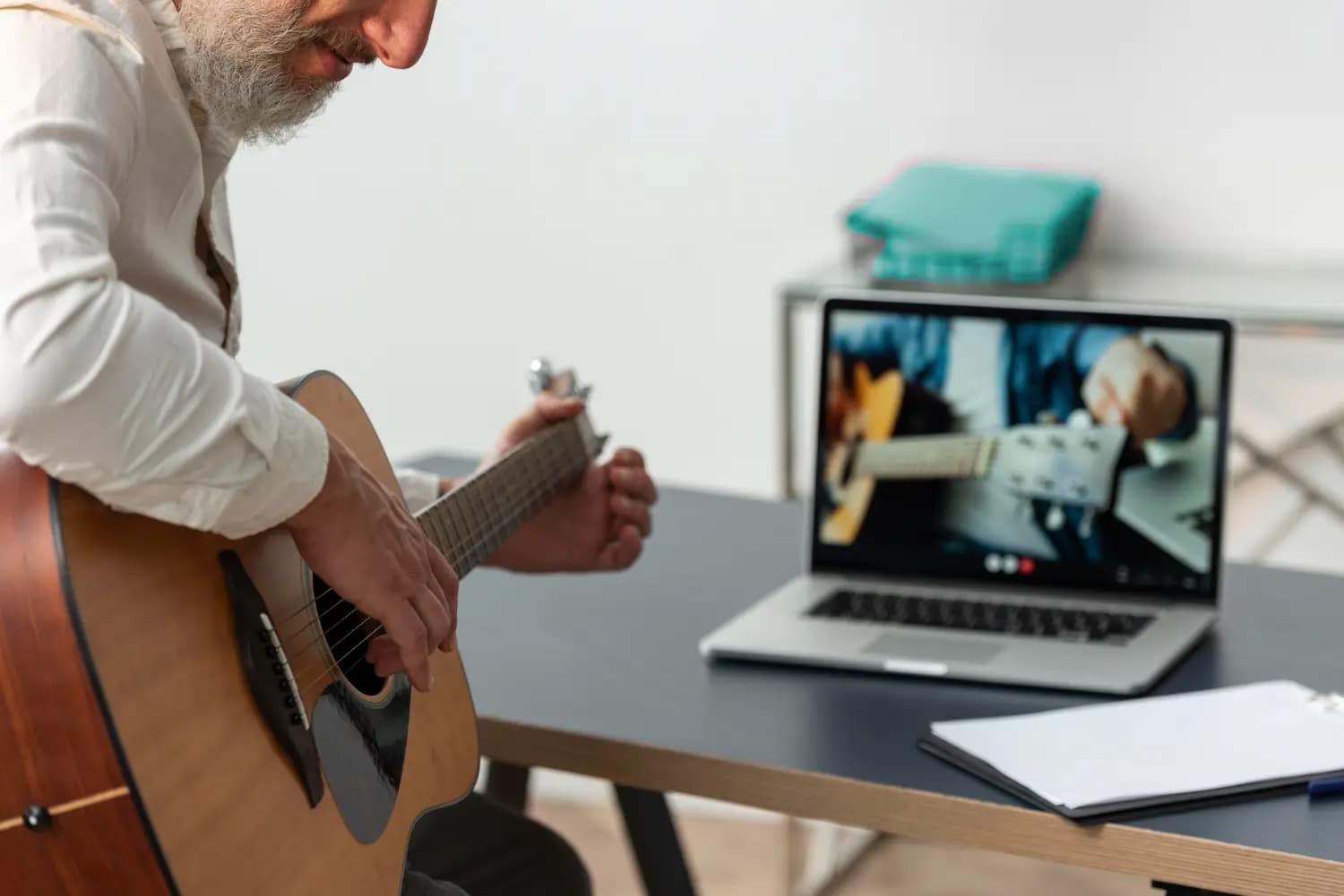 How to Collaborate with Other Musicians Online