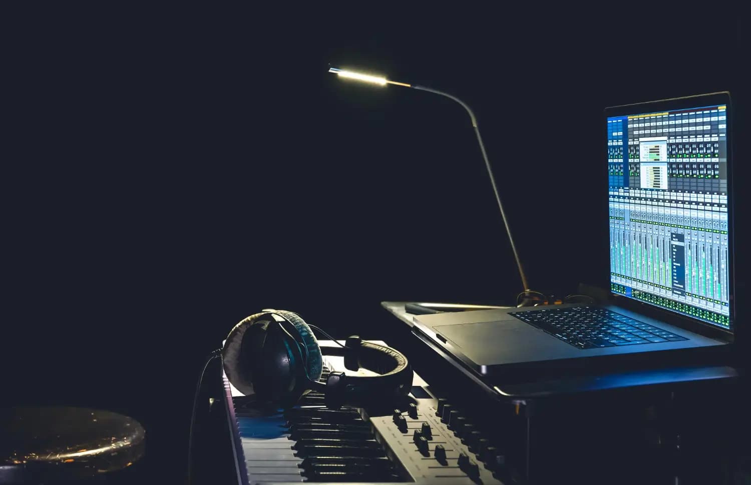 How to Set Up Your First Home Studio in 5 Easy Steps