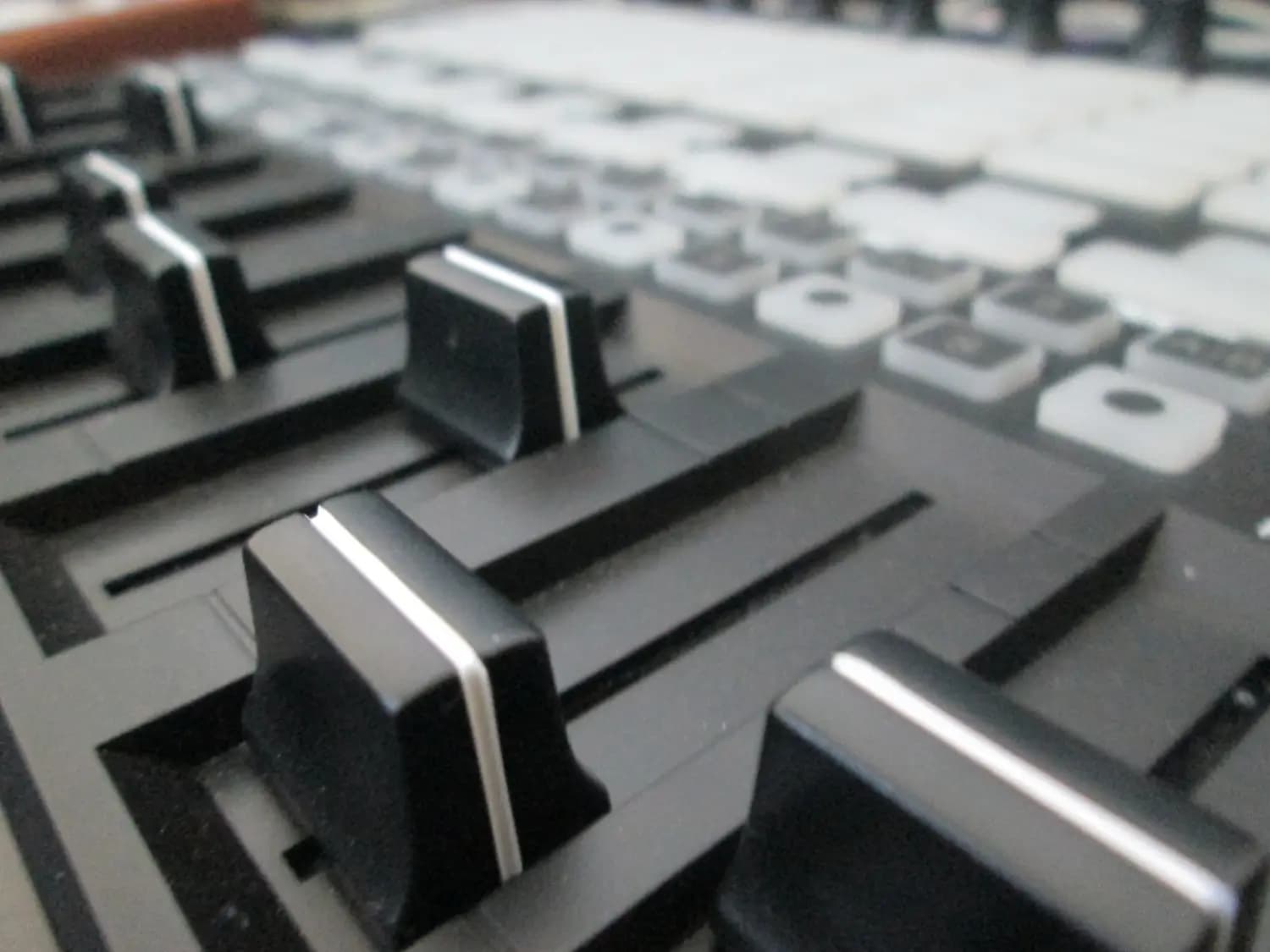 How to Use MIDI Controllers for Music Production